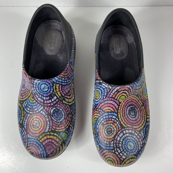 Crocs Neria Pro II Mule Clogs Pull On Multi Color Graphic Print Women's 6 Shoes - Picture 4 of 10